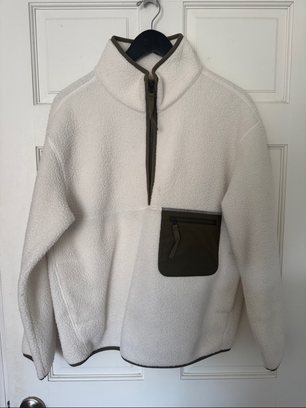 Everlane Cream Sherpa Half-Zip Pullover with Olive Pocket Trim